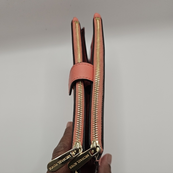 Michael Kors Peach Wallet - Picture 11 of 12